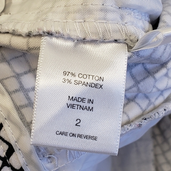 New York & Company Black White Squares Capris Size 2 - Picture 6 of 6